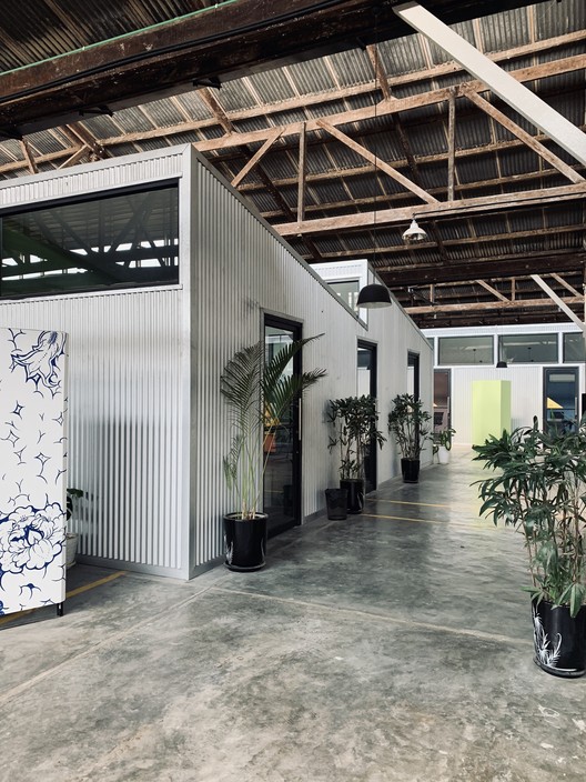Factory Phnom Penh Social Hub / Bloom Architecture - Interior Photography, Beam