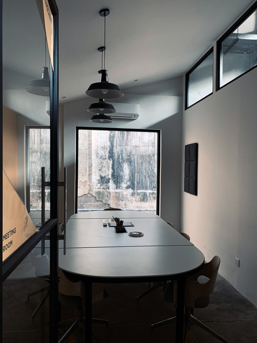 Factory Phnom Penh Social Hub / Bloom Architecture - Interior Photography, Table, Windows, Chair