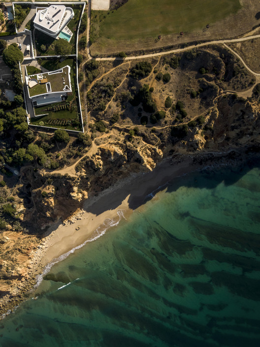 Casa L Lux Mare / Mário Martins Atelier - Imagem 7 de 24