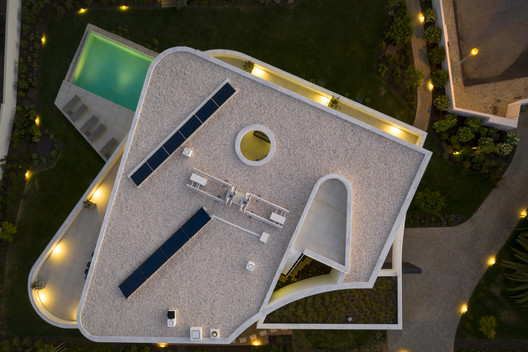 Casa L Lux Mare / Mário Martins Atelier - Imagem 8 de 24