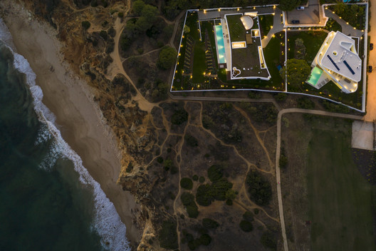 Casa L Lux Mare / Mário Martins Atelier - Imagem 6 de 24