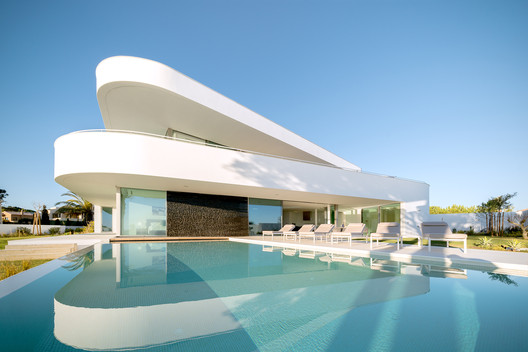 Casa L Lux Mare / Mário Martins Atelier - Imagem 3 de 24