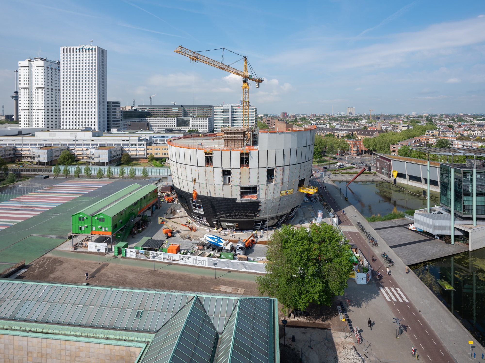 Gallery of World’s First Publicly Accessible Art Depot by MVRDV Tops