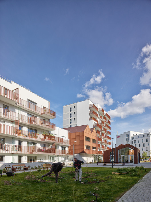 Le Cours des Arts, Living Diversity in Beauregard / a/LTA - Windows, Facade