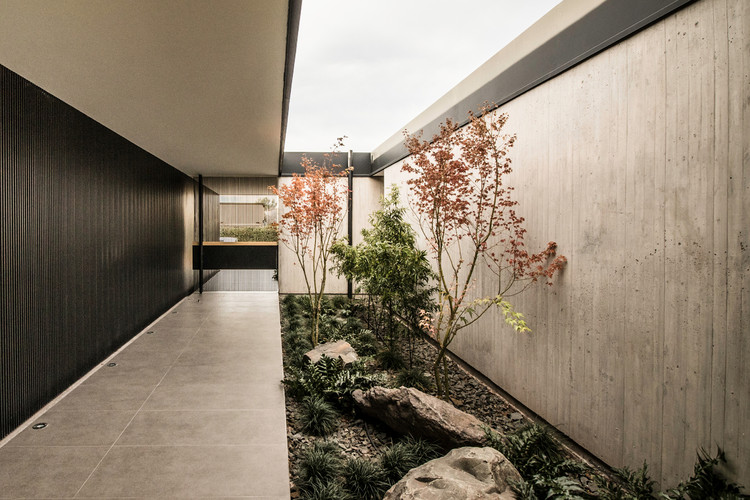 Courtyards in Argentine Houses: Floor Plan Examples of Outdoor Spaces Organizing the Project - Image 17 of 31