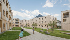 Maierhof 公寓，散落‘方盒’营造村庄氛围 / feld72