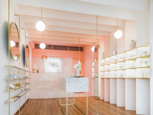 Ríos Jewelry Store / ALMA de Arquitectos Ríos Jewelry Store / ALMA de Arquitectos - Image 1 of 17