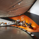 KTM Motohall / HOFBAUER LIEBMANN WIMMESBERGER architekten + X Architekten - Showroom
