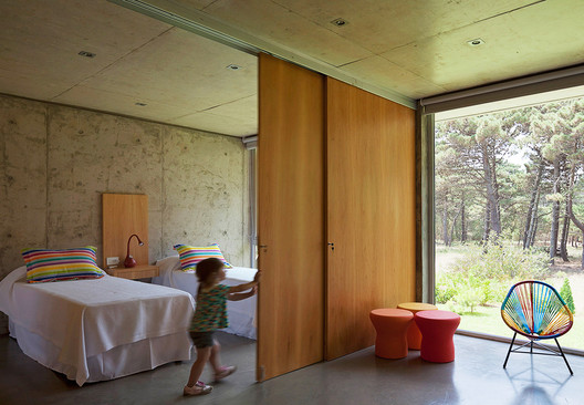 Examples of Flexible Spaces through Movable Partitions in Argentina - Image 1 of 14