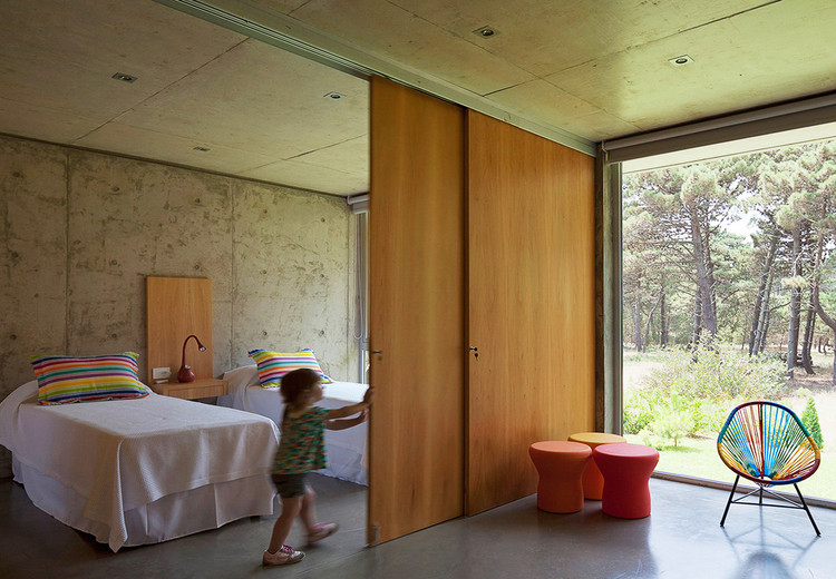 Examples of Flexible Spaces through Movable Partitions in Argentina - Image 1 of 14
