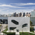 Hunters Point Library / Steven Holl Architects - Cityscape, Facade