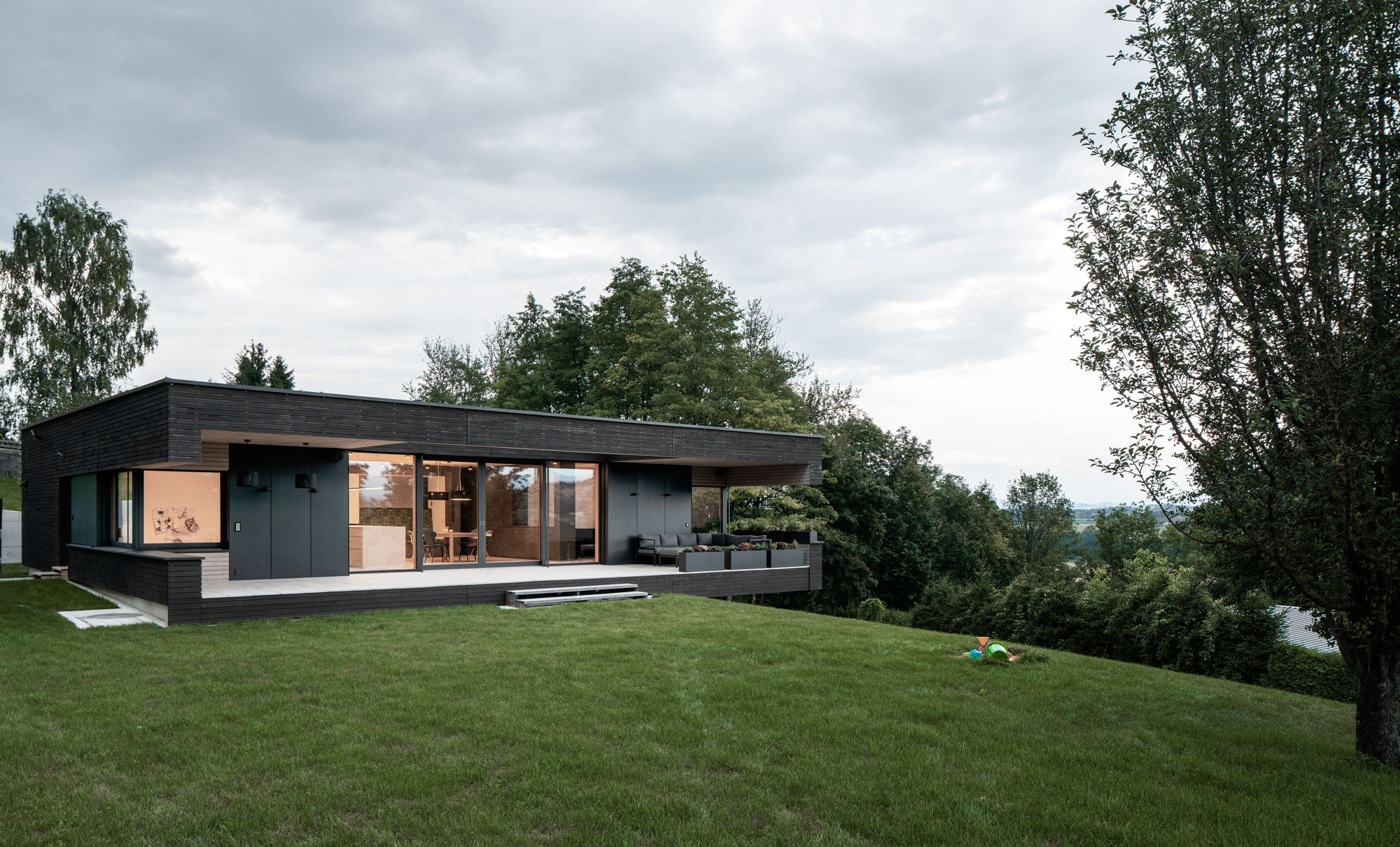 Galeria de Casa Villa Marie / Superfuturegroup 2