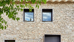 Grande House  / Lado Blanco Arquitecturas