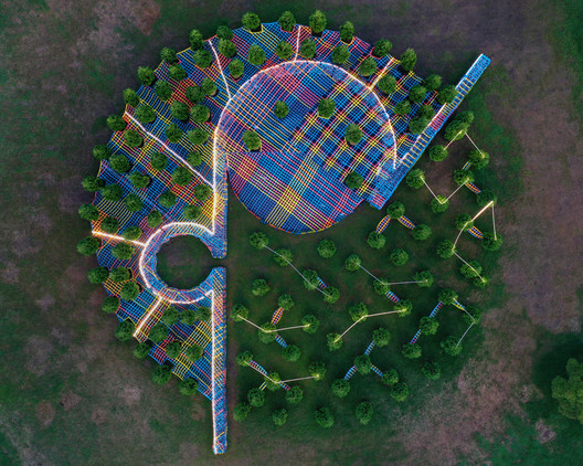 Into the Hedge Temporary Landmark / SO-IL Into the Hedge Temporary Landmark / SO-IL - Image 2 of 7