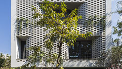 Cascading House / Nha Dan Architects