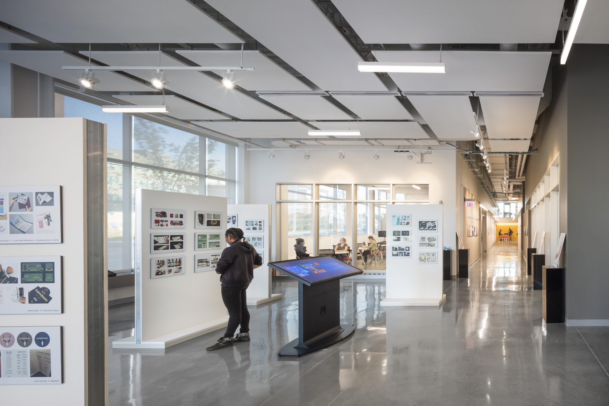 Gallery of John J. Bowen Center for Science and Innovation at Johnson