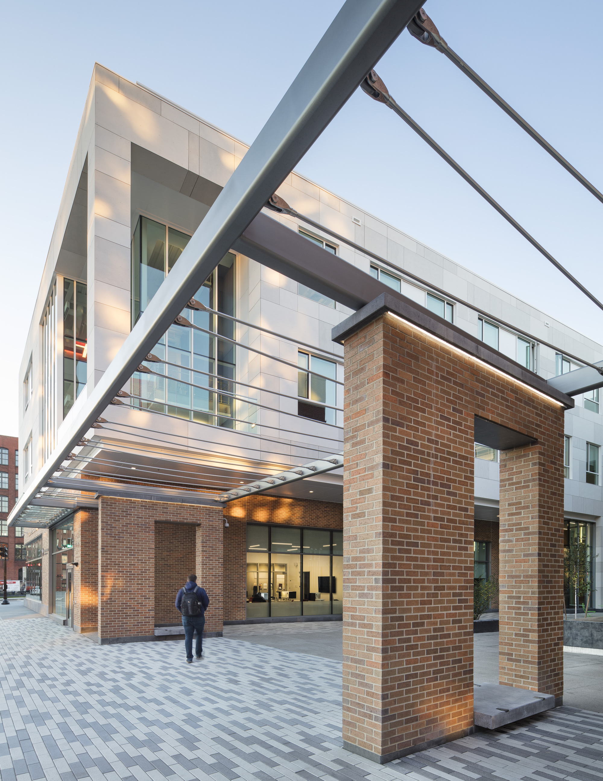 Galería de Centro de Ciencia e Innovación John J. Bowen / Architectural