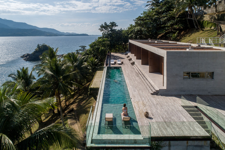 Casa Feiticeira / HUS Arquitetos - Casas, Fachada, Balcão, Costa