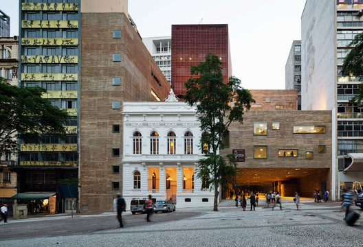 Del parque al edificio: 16 proyectos de uso público en Brasil - Imagen 4 de 17