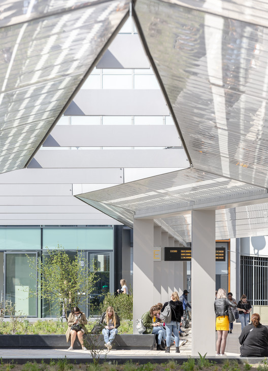 Bus Station Tilburg / architectenbureau cepezed - Interior Photography, Facade