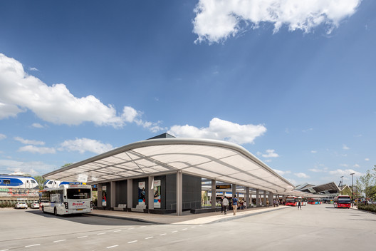 Bus Station Tilburg / architectenbureau cepezed - Exterior Photography