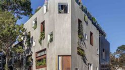 Casa Bem-vindo a Selva / CplusC Architects + Builders