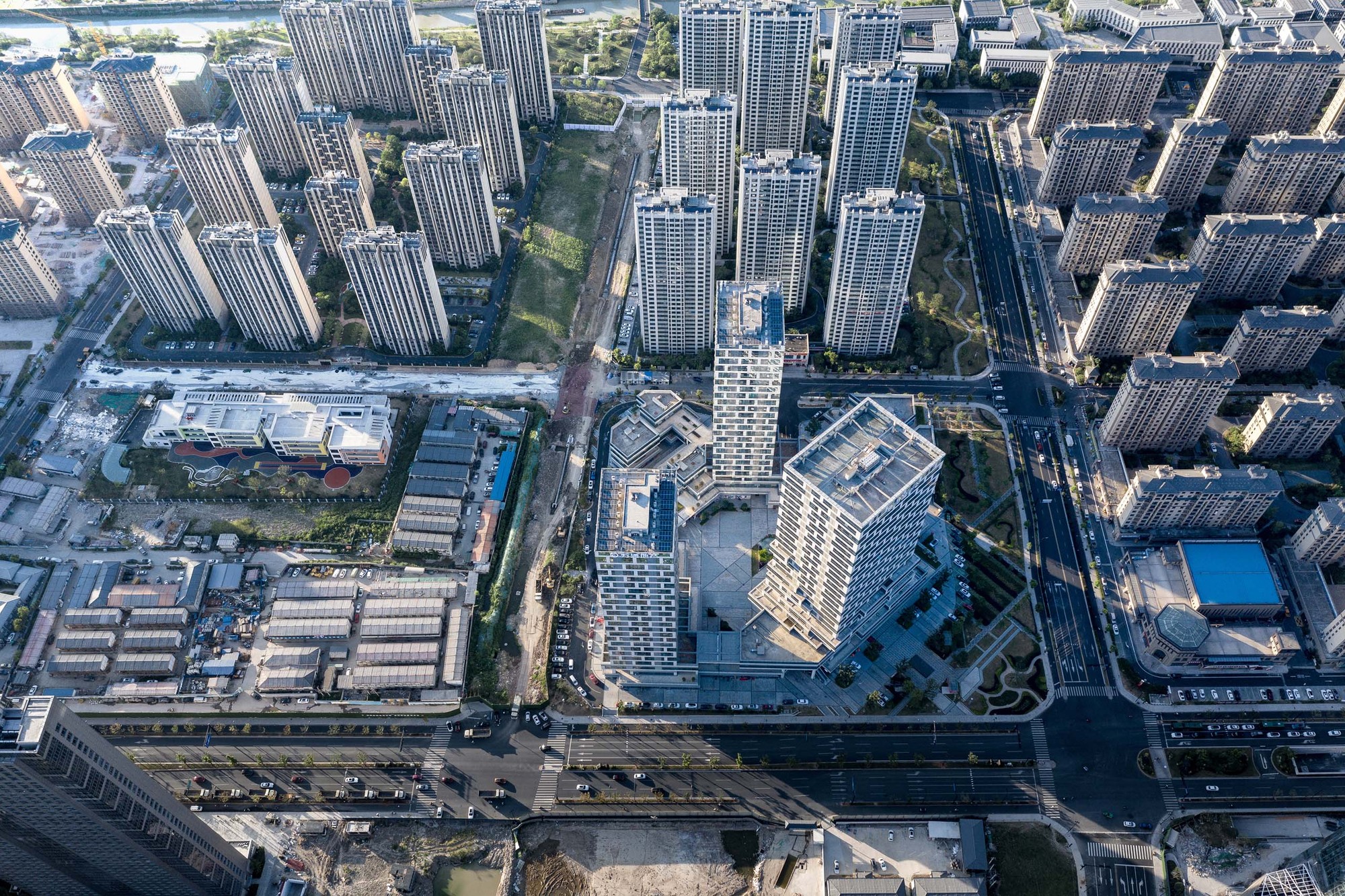 画廊 余杭未来科技城万通中心 / CLOU Architects - 9