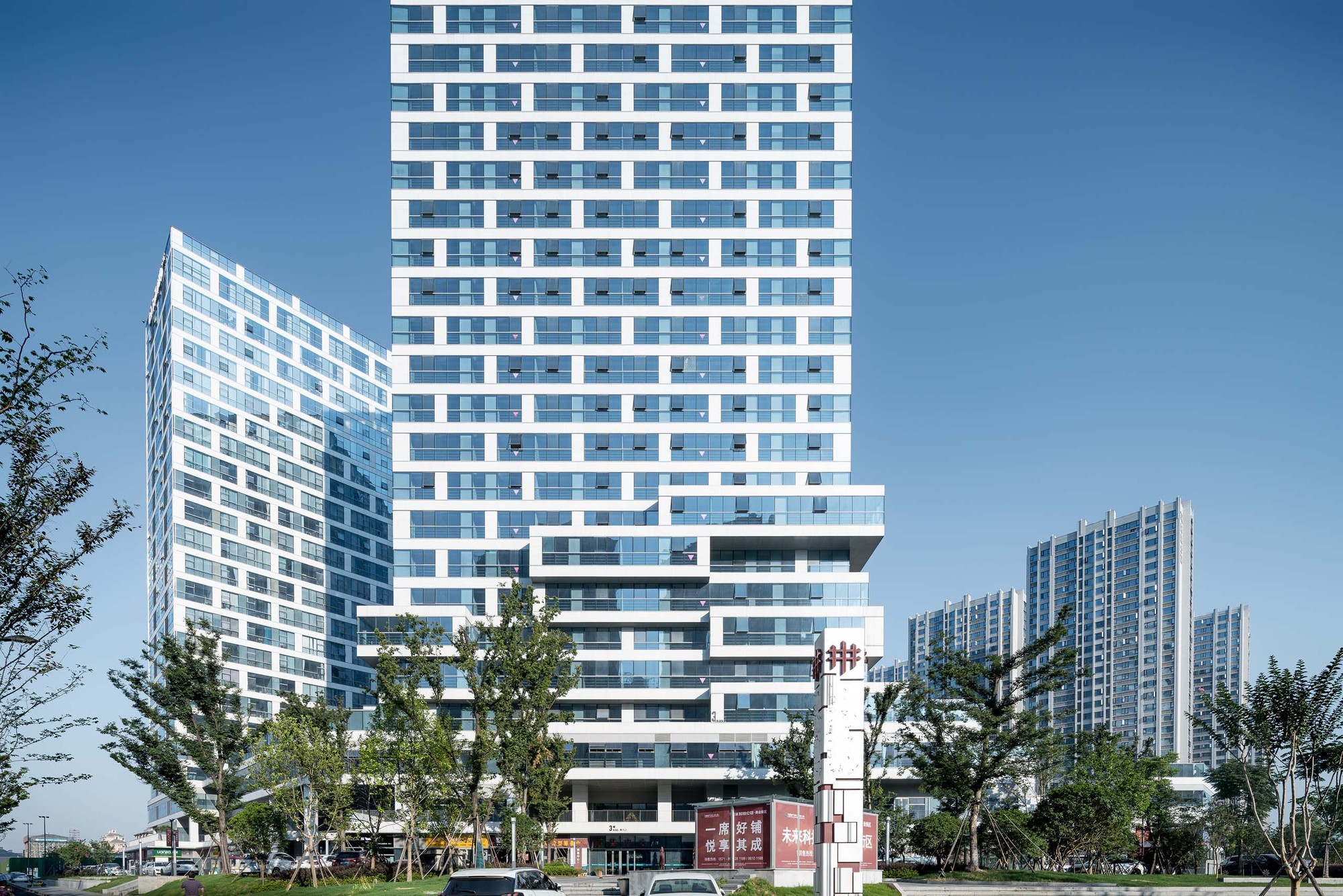 画廊 余杭未来科技城万通中心 / CLOU Architects - 3