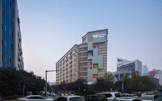 西安高新创业社区E客公寓 / 土木石建筑