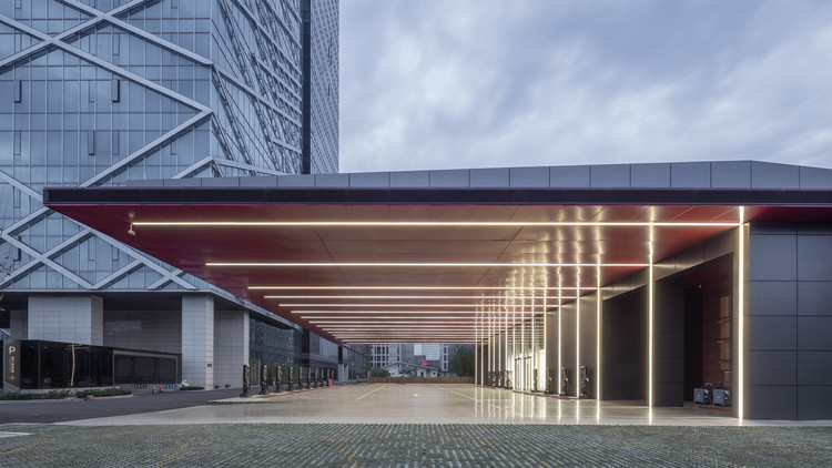 Hangzhou Inventronics Electric Vehicle Charging Station / GLA. Image © shiromio studio