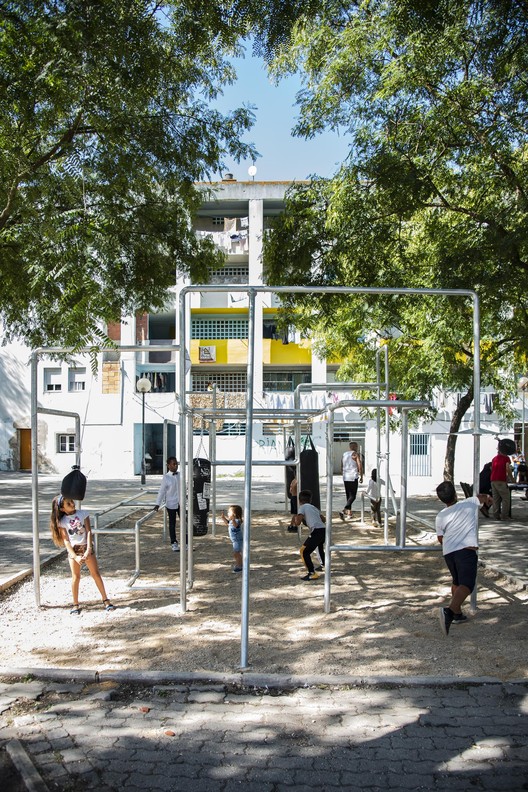 Boxing Boxes: Architecture and sport as a civilizing process Boxing Boxes: Architecture and sport as a civilizing process - Image 2 of 13