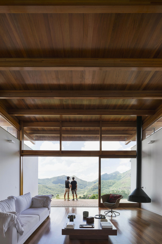 Casas brasileiras: 20 residências com piso de madeira Casas brasileiras: 20 residências com piso de madeira - Imagem 21 de 21