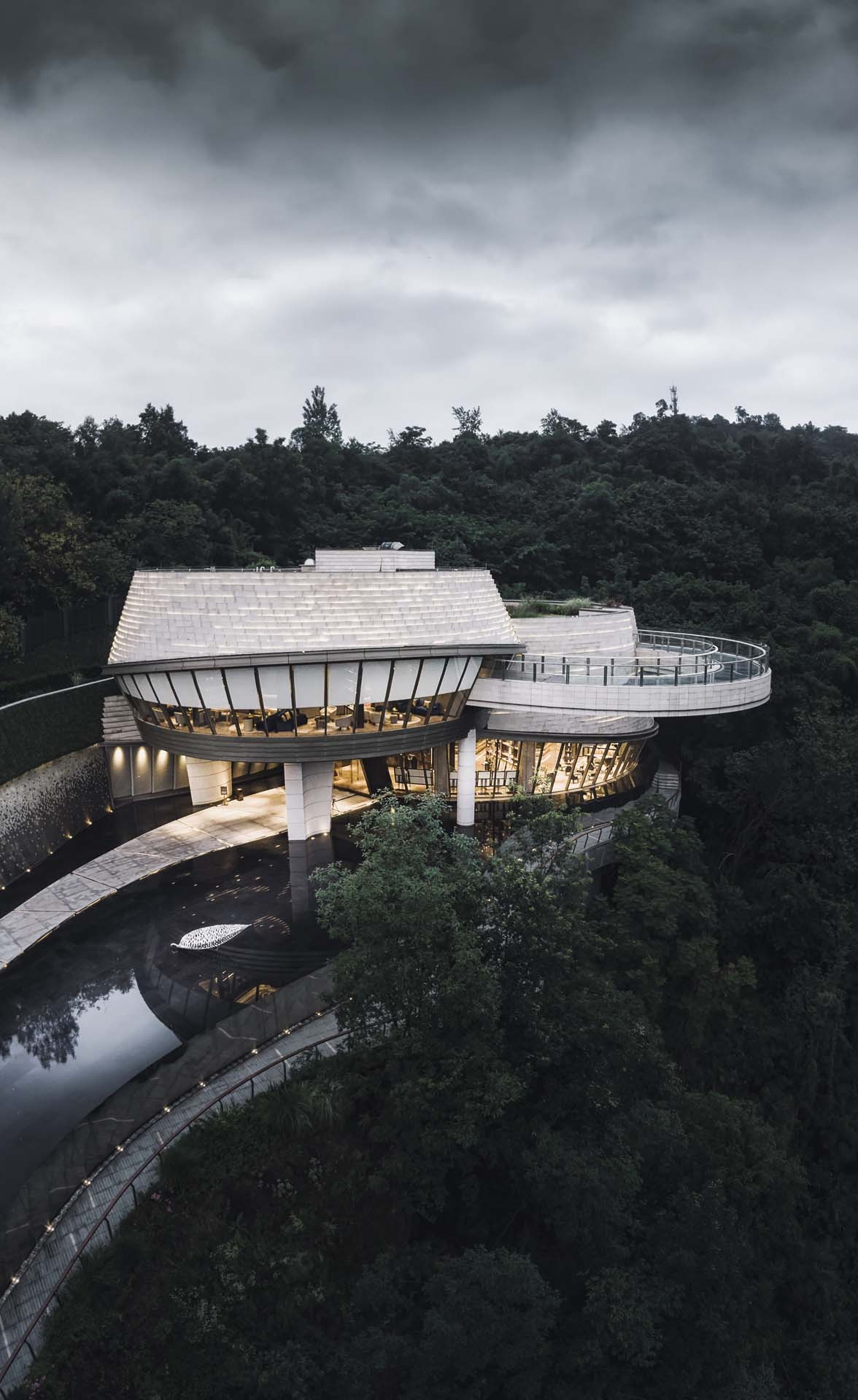Gallery of The LOOP Gallery /LWK + PARTNERS - 3