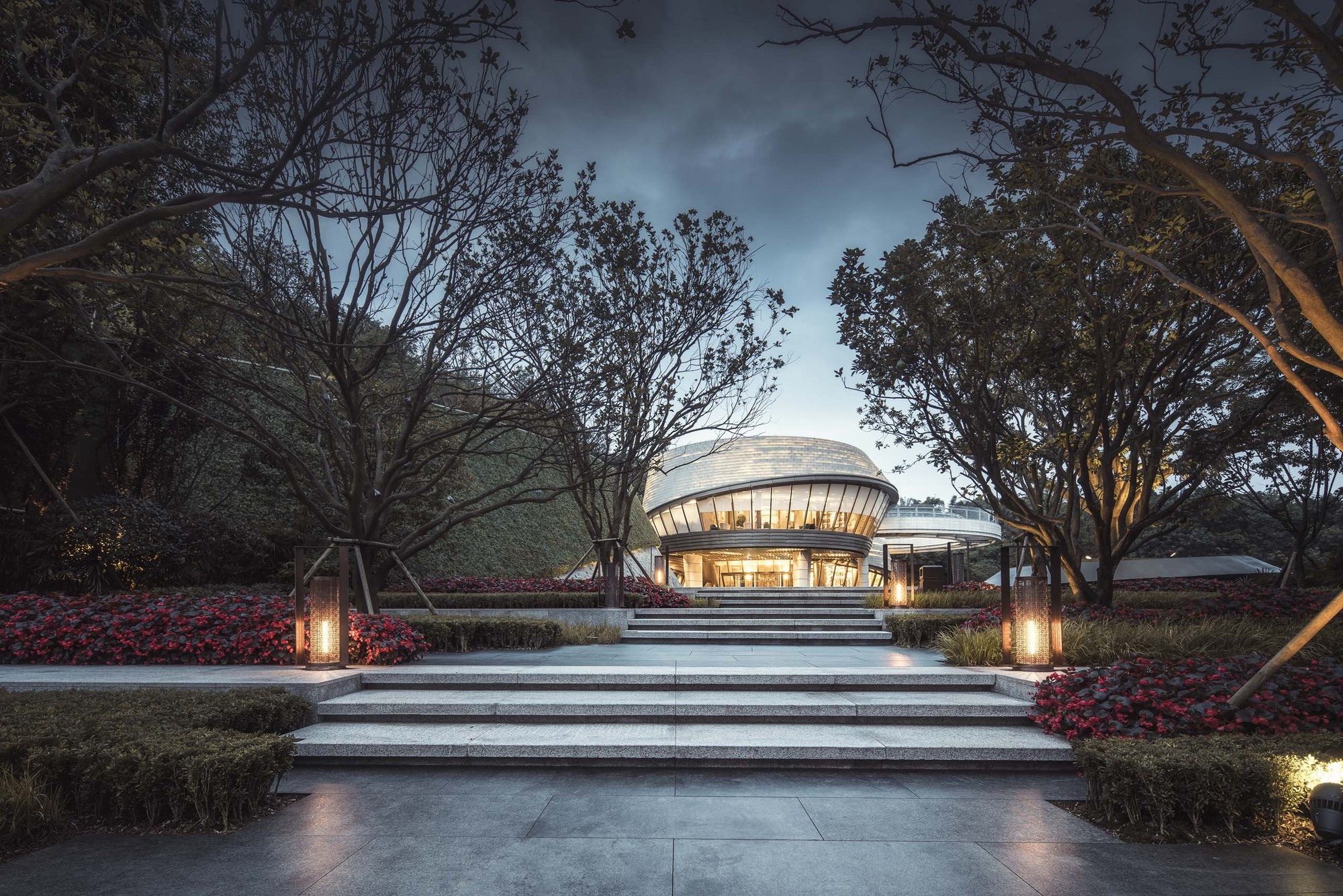 Gallery of The LOOP Gallery /LWK + PARTNERS - 12