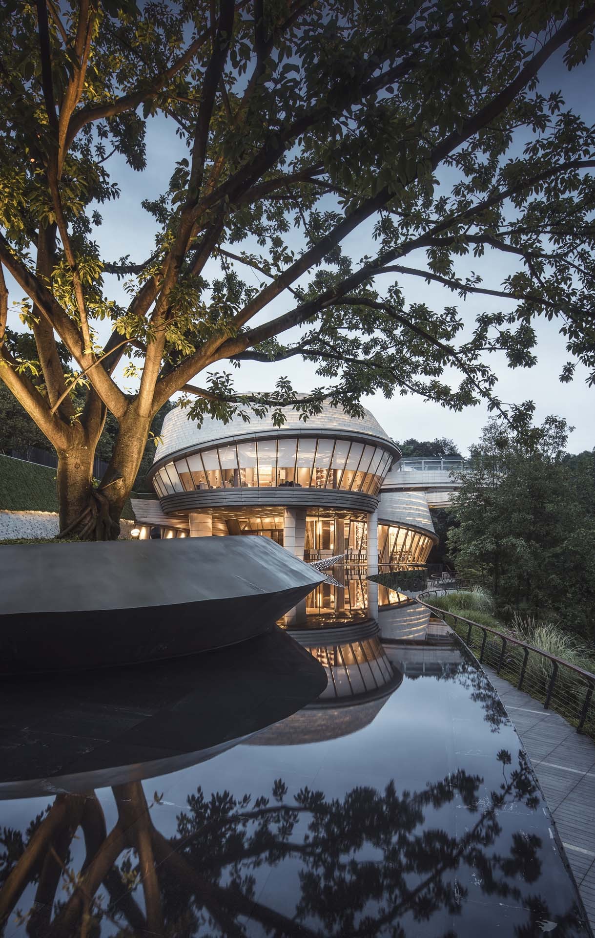 Gallery of The LOOP Gallery /LWK + PARTNERS - 13
