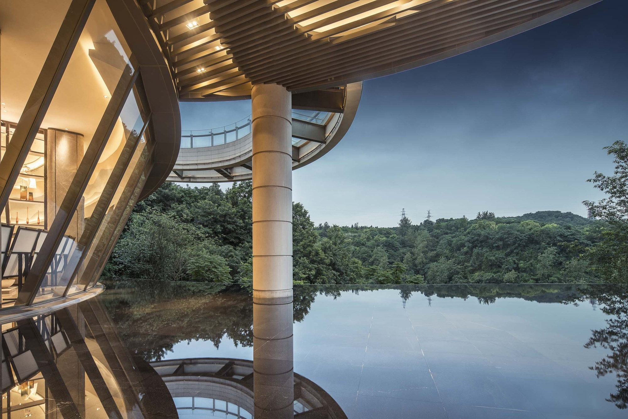 Gallery of The LOOP Gallery /LWK + PARTNERS - 19