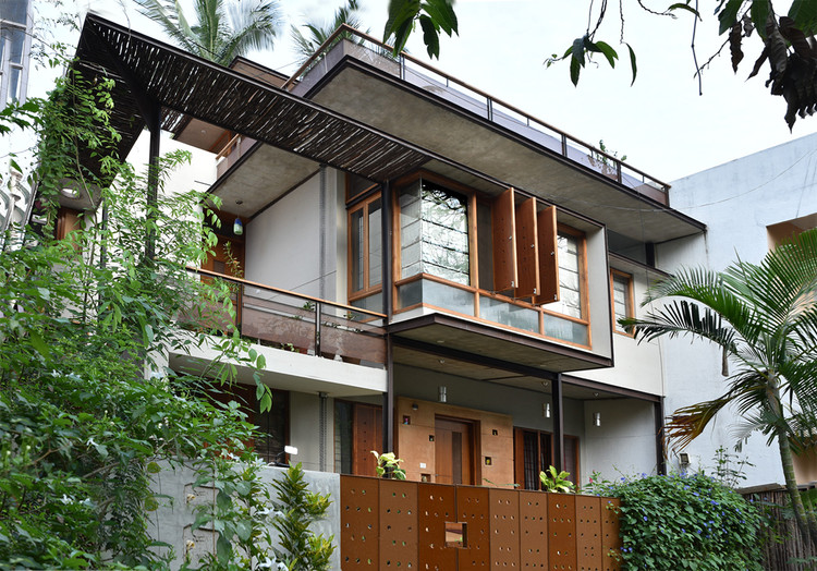 Casuarina Fence House / Meeta Jain Architects - Windows, Facade