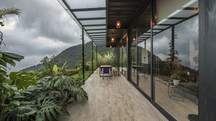 Casa El Cielo  / Ricardo de Castro - Jardín, Fijación Vigas, Terraza