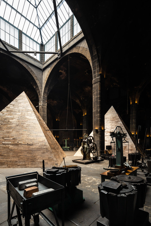 Discover all the details about the installation 'Dichotomies of Power' by Dellekamp / Schleich Discover all the details about the installation 'Dichotomies of Power' by Dellekamp / Schleich - Image 3 of 19