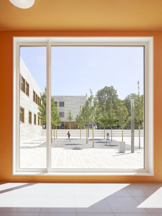 New Hanfbach School Möglingen / mvm+starke architekten. Image © Roland Halbe