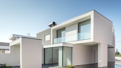 Argivai House / Raulino Silva Arquitecto