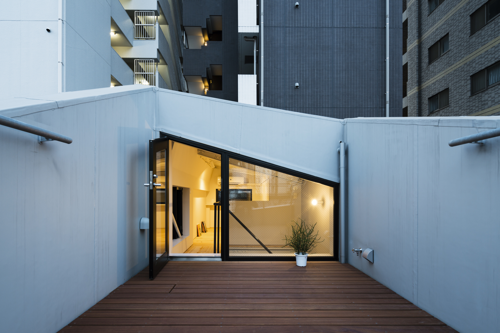 Galer a De Casa Compacta En Kuramae Kawakubo Tomoyasu Architects Galer a De Casa Compacta En Kuramae Kawakubo Tomoyasu Architects