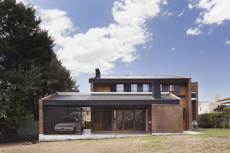 Casa en Carlos Paz / 226 arquitectos - Más Imágenes