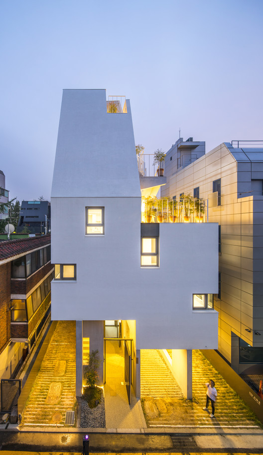 Stay_Soar Housing / studio_suspicion - Image 9 of 55