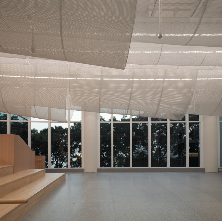 HKU Medical School Lobby / Atelier Nuno - Facade, Column