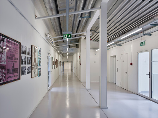 Swiss Cinémathèque / EM2N - Image 7 of 24