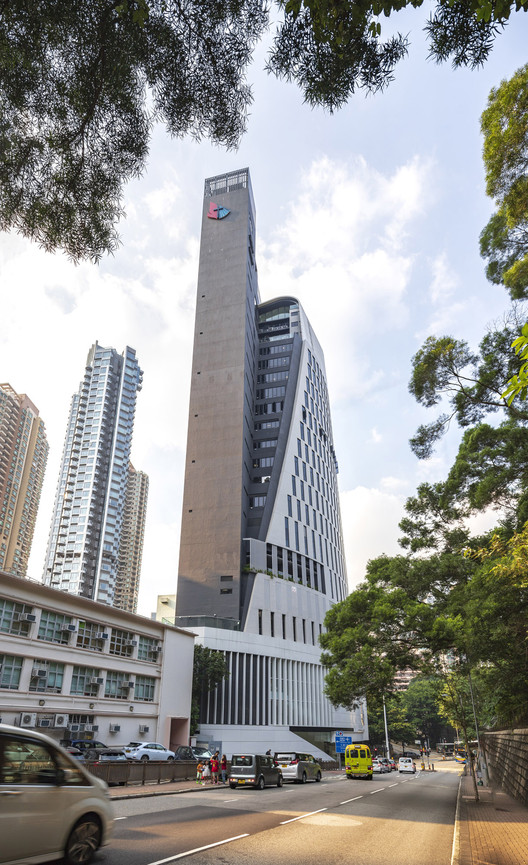 Rocco Designs Skyscraper Church in Hong Kong - Image 8 of 17