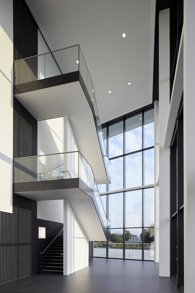 Gallery of 234 Bath Road Office Building / Flanagan Lawrence 4