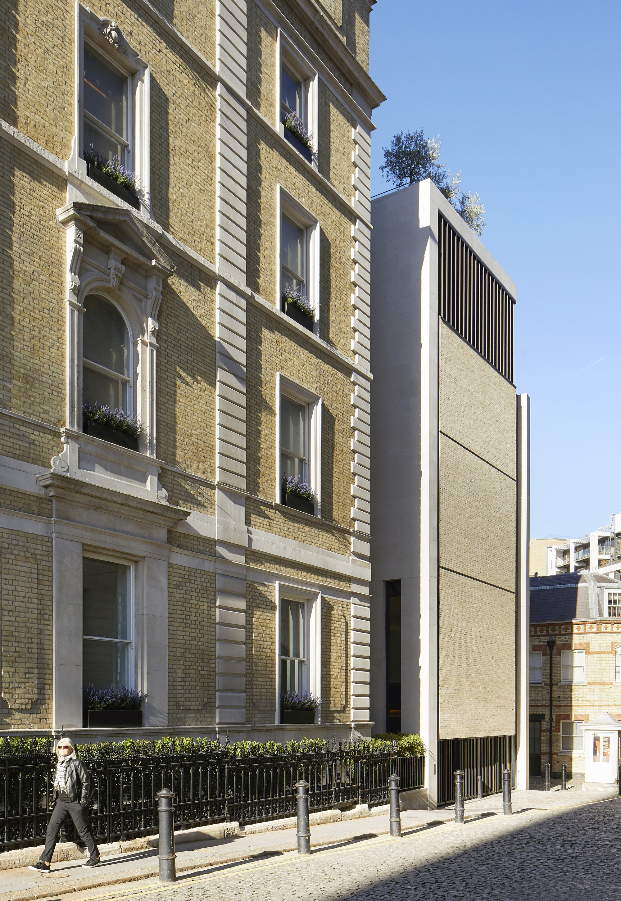 Gallery of 1115 Grosvenor Crescent Apartments / Flanagan Lawrence 14