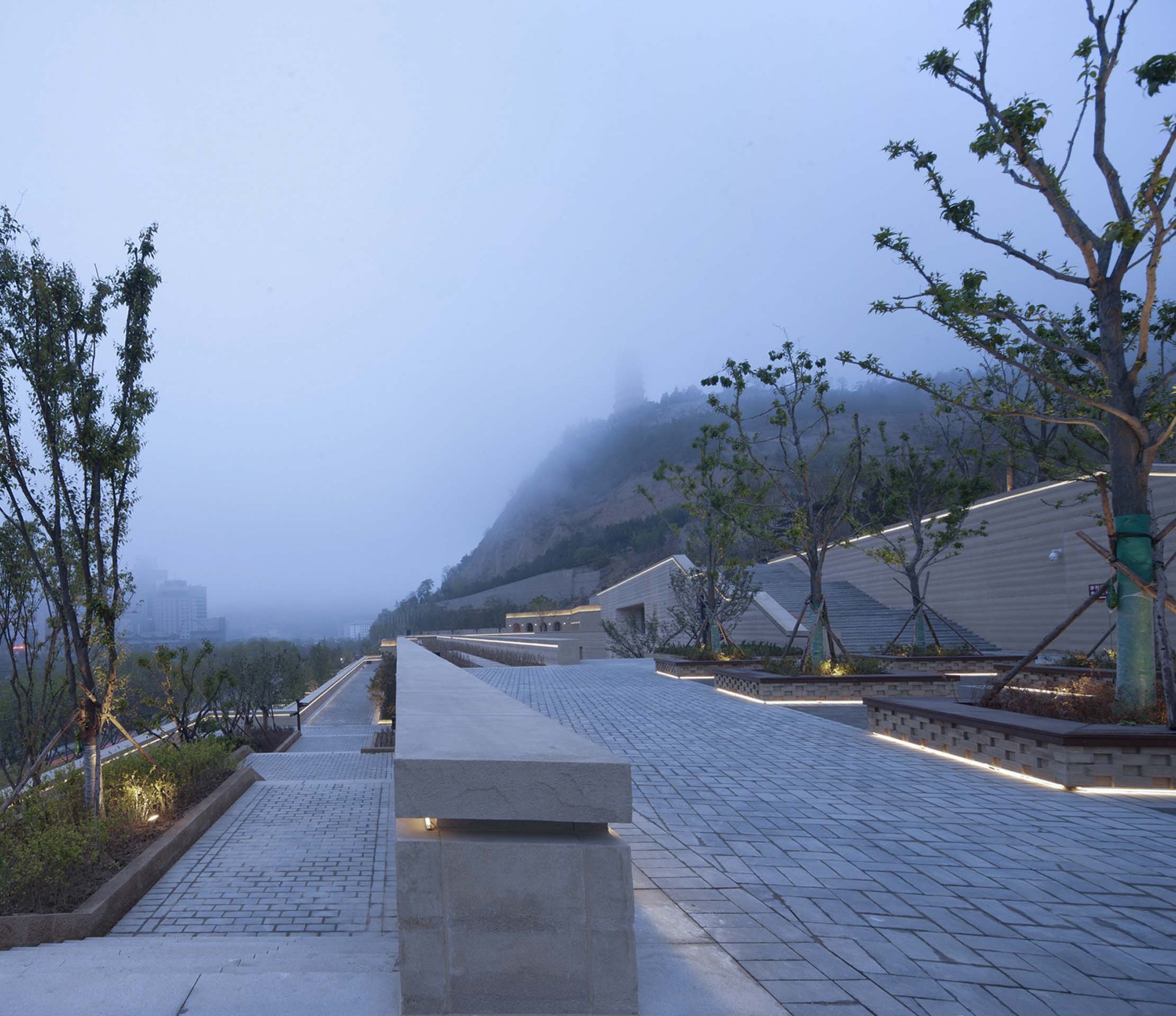 Gallery of Yan’an Baota Mountain Tourist Centre / THAD - 24